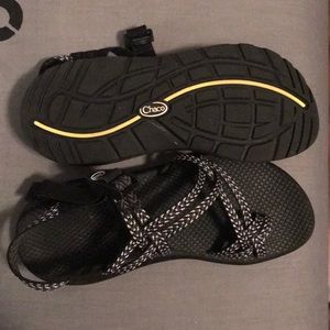 Size 9 women’s chacos